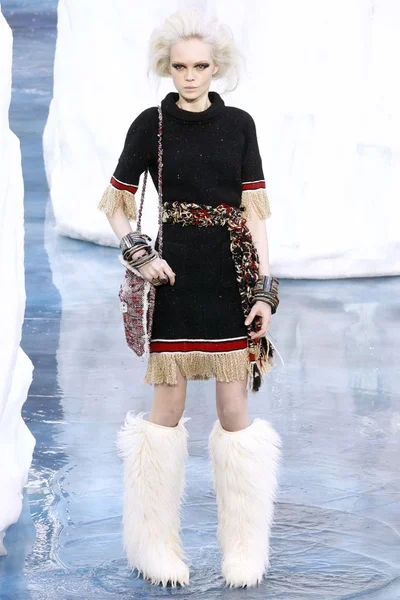 Look 19